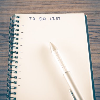Defter ve kalem ile yapılacaklar listesi