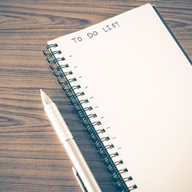 Defter ve kalem ile yapılacaklar listesi