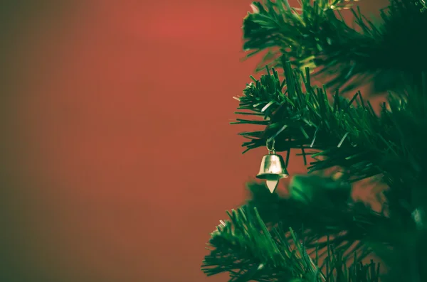 Piccola campana sull'albero di Natale — Foto Stock