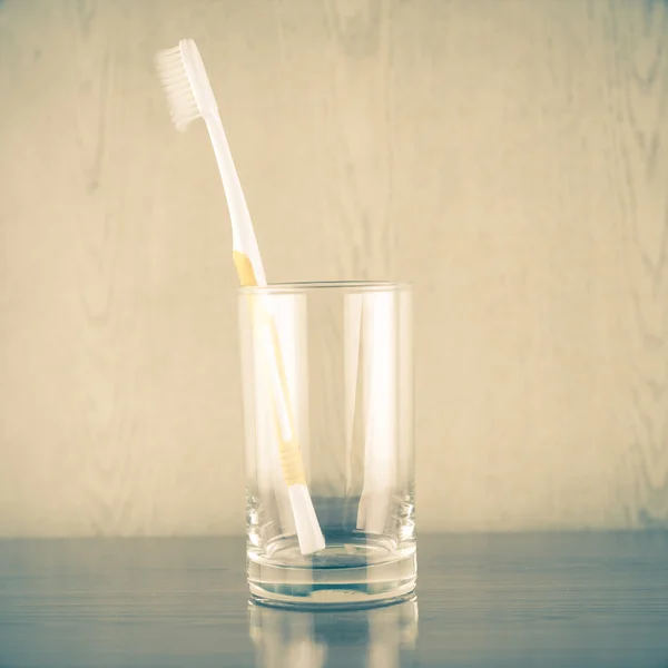 One toothbrush in glass — Stock Photo, Image