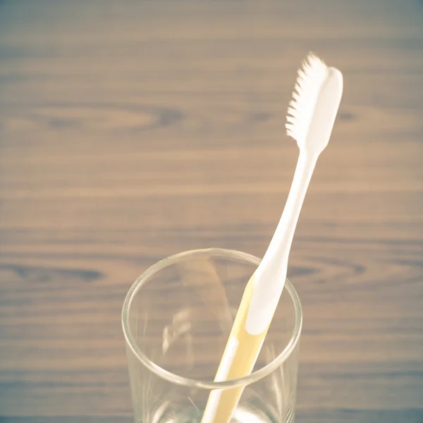 One toothbrush in glass — Stock Photo, Image