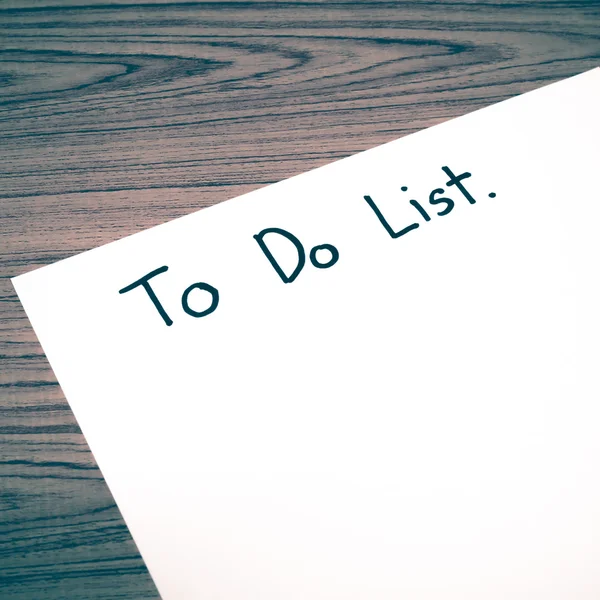 Papíru psát seznam úkolů — Stock fotografie