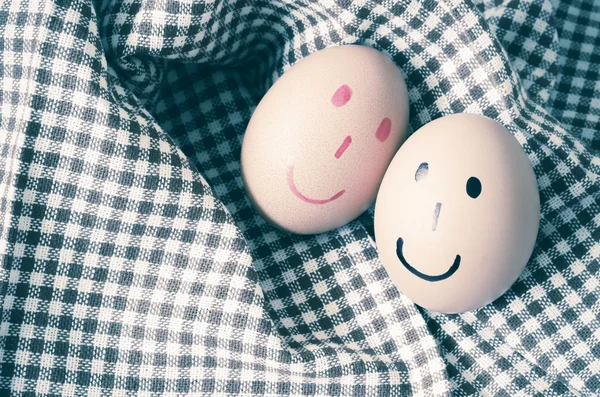 Dos huevos sonrientes — Foto de Stock