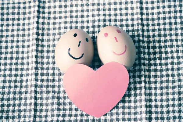 Dos huevos sonrientes — Foto de Stock