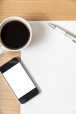 Kahve fincanı ve smartphone