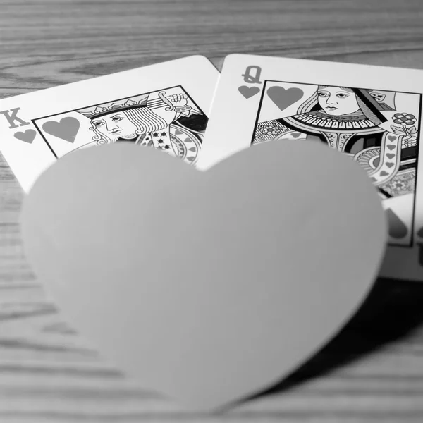 Hjärta och kung queen kort svart och vit färg tonar stil — Stockfoto