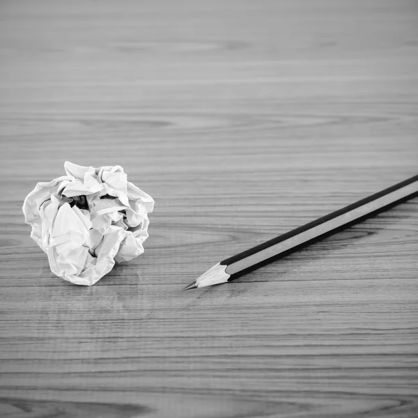 Crumpled paper and pencil black and white color tone style — Stock Photo, Image