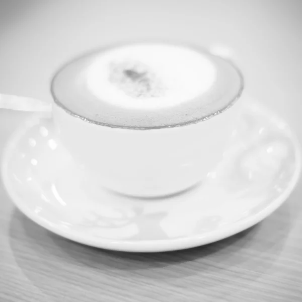 Capuchino caliente estilo de tono de color blanco y negro — Foto de Stock