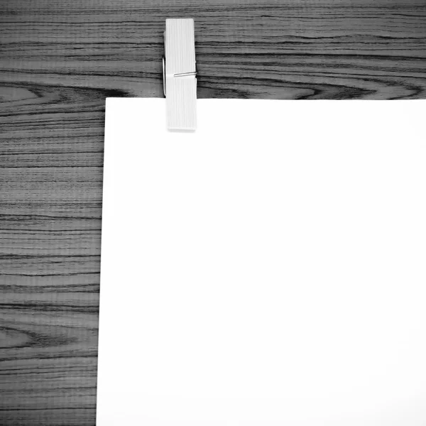 Holznadel Papier schwarz und weiß Farbton Stil — Stockfoto
