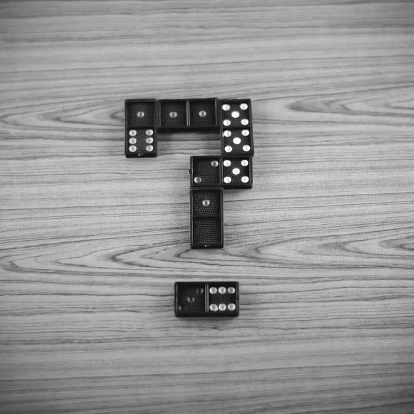 Siyah domino siyah ve beyaz renk tonu stili — Stok fotoğraf