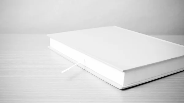 Libro de color blanco y negro estilo de tono — Foto de Stock