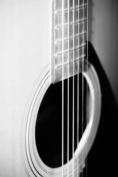 Still life parte dello stile di tono di colore bianco e nero della chitarra — Foto Stock