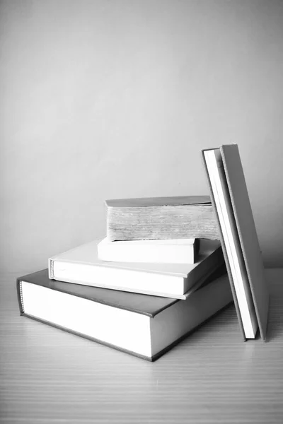 Pila de libro negro y blanco estilo de tono de color — Foto de Stock