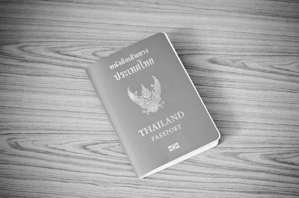 Passaporte tailandês estilo tom de cor preto e branco — Fotografia de Stock
