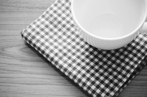 Boş kahve Kupası siyah ve beyaz renk tonu stili — Stok fotoğraf