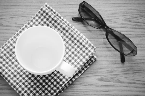 Порожня чашка кави чорно-білого кольору стиль тону — стокове фото