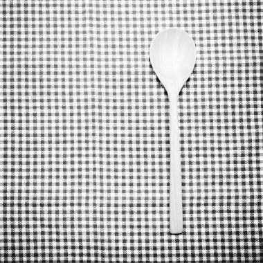 tahta kaşık mutfak havlu siyah ve beyaz renk tonu stili