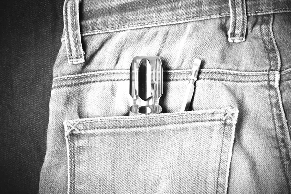 Викрутка в стилі джинсового чорно-білого тону — стокове фото