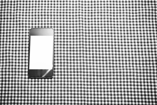 Mutfak havlu siyah ve beyaz renk tonu tarzı akıllı telefon — Stok fotoğraf
