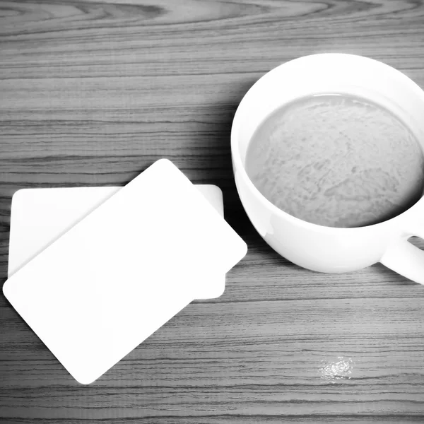 Tasse à café et carte de visite noir et blanc style ton de couleur — Photo