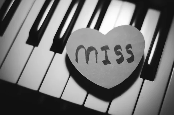 Piano and heart black and white color tone style — Stock Photo, Image