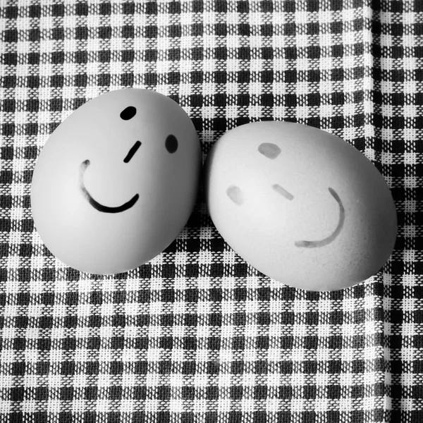 Uśmiech jajko kolor biało-czarny dźwięk stylu — Zdjęcie stockowe