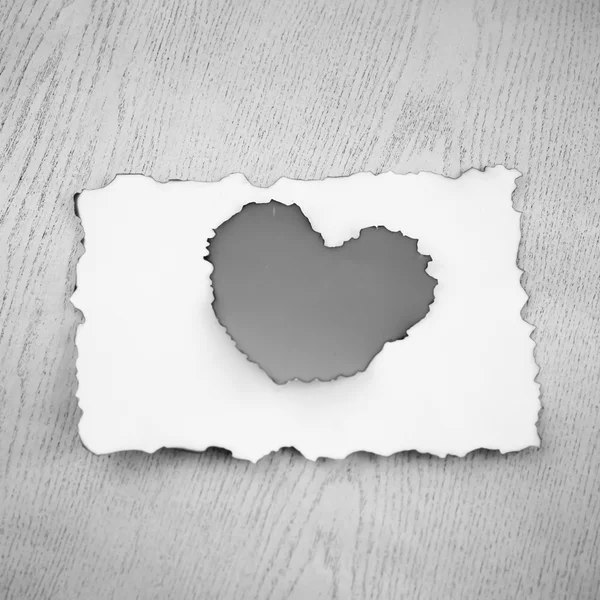 Coração e papel estilo tom de cor preto e branco — Fotografia de Stock