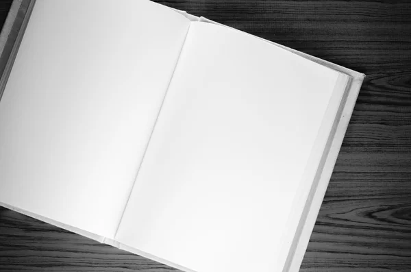 Notebook in bianco e nero tono di colore stile — Foto Stock