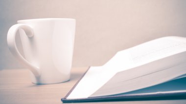 kitap ve kahve kupa vintage tarzı