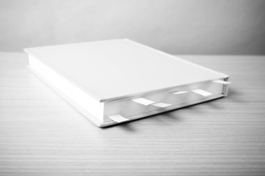 Yapışkan Not siyah ve beyaz renk tonu tarzı ile kitap