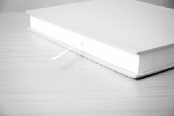 Livro estilo tom de cor preto e branco — Fotografia de Stock