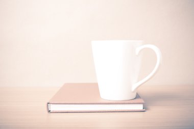 kitap ve kahve kupa vintage tarzı