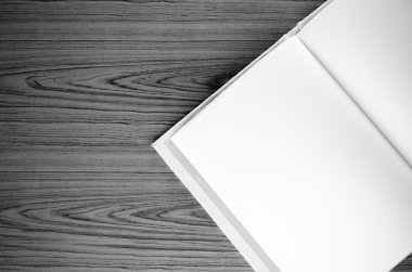 defter siyah ve beyaz renk tonu stili