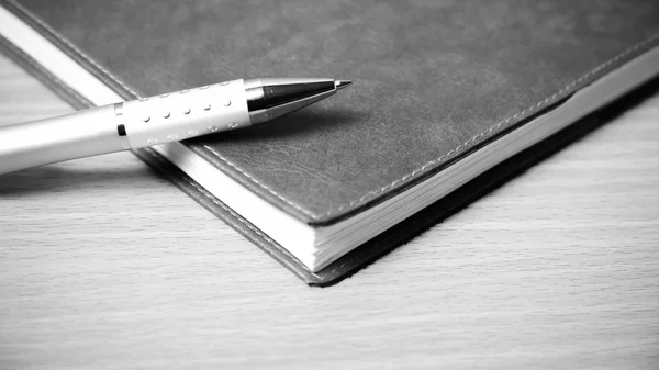 Book and pen black and white color tone style — Stock Photo, Image