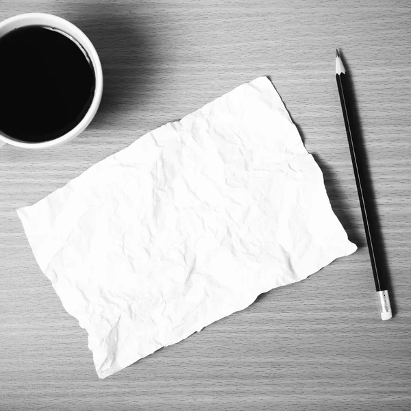 Tasse à café avec papier blanc — Photo