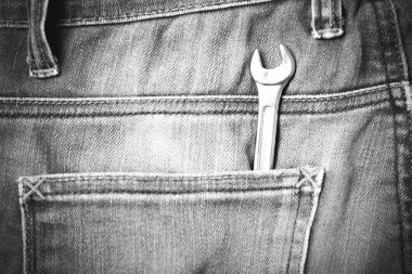 jean pantolon siyah ve beyaz rengi tarzda araçları anahtar