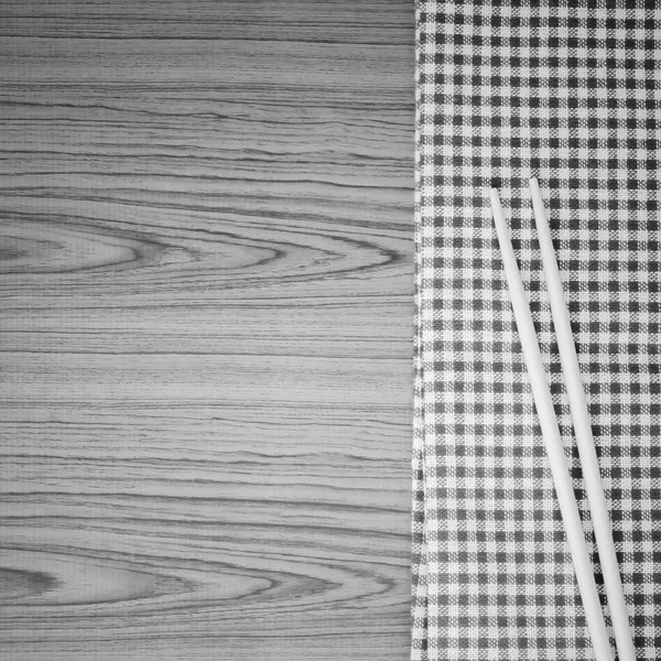 Sesi tarzı mutfak havlu siyah ve beyaz çubuklarla renk — Stok fotoğraf