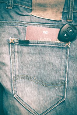 pasaport jean cebinde araba anahtar retro vintage tarzı ile