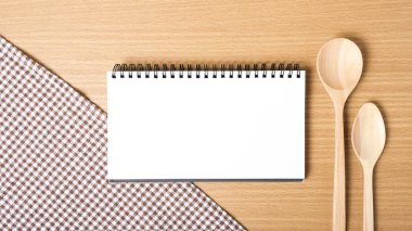 Defter ve mutfak araçları