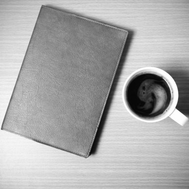 siyah kahve siyah ve beyaz renk tonu tarzı ile kahverengi kitap