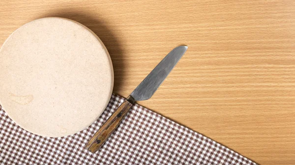 Knife and cutting board — Stock Photo, Image