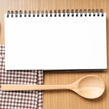 Defter ve mutfak araçları