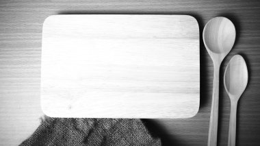 Kesme tahtası ve tahta kaşıklar