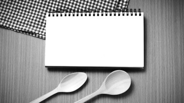 Defter ve mutfak araçları