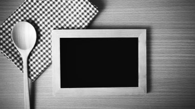 Yazı tahtası ve tahta kaşık