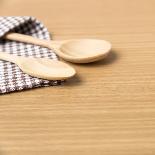 Cucchiai e strofinacci in legno — Foto Stock