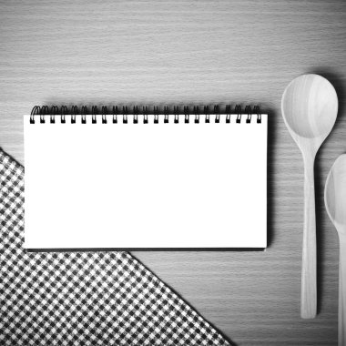 Defter ve mutfak araçları