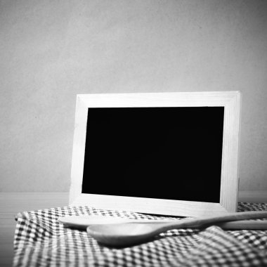 Yazı tahtası ve tahta kaşıklar