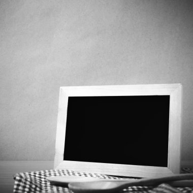 Yazı tahtası ve tahta kaşıklar