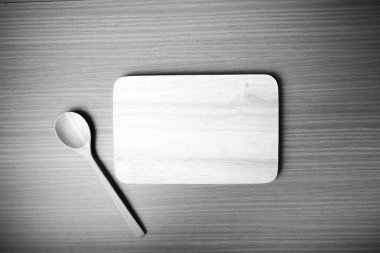 Kesme tahtası ve tahta kaşık